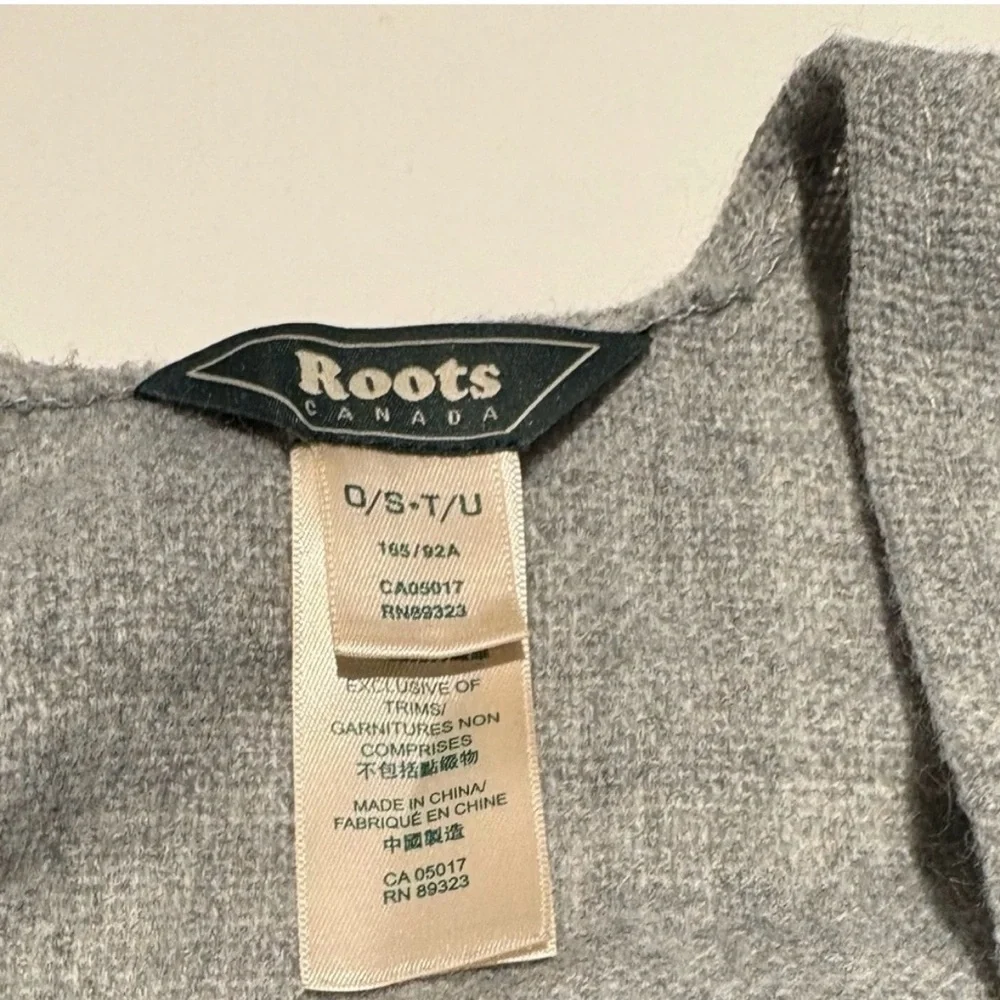 Roots Women's Grey and Black Striped Wrap - Picture 3 of 4